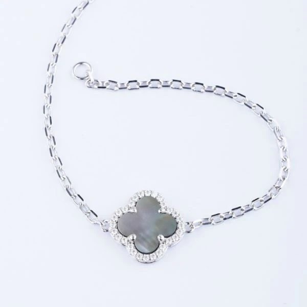 925 Silver Elegant Natural White MOP Four Leaf Clover Sparkling Cubic Zirconia Frame Silver Paperclip Bracelet factory