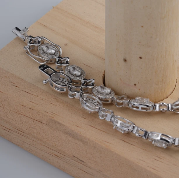 925 Silver Four Leaf Clover Link Bracelet Moissanite Bridal Jewelry For Women suppliers