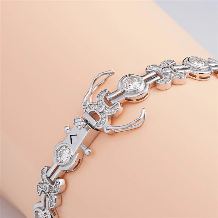 925 Silver S925 Sterling Silver Bezel Set Round Moissanite Hollow Bracelet factory