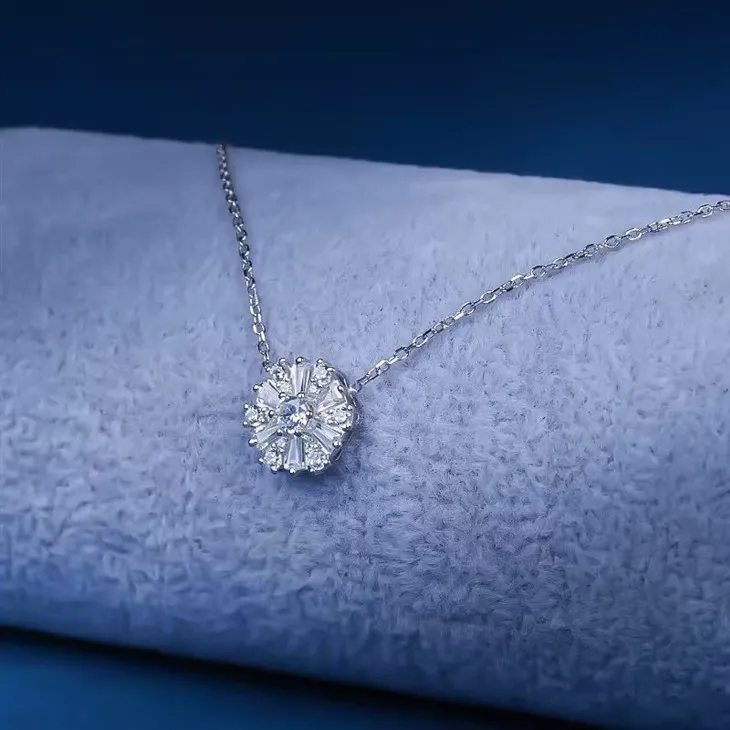925 Silver Snowflake Moissanite Pendant Dainty Necklace high quality