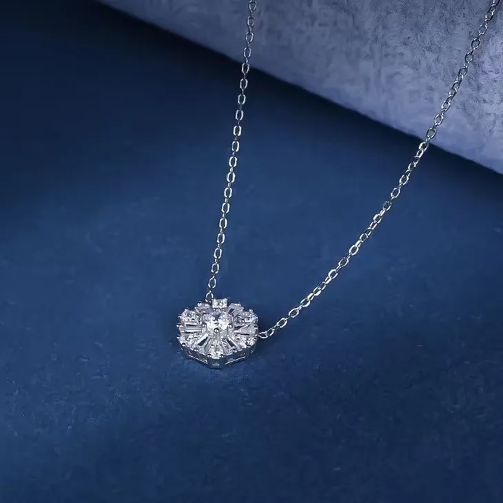 925 Silver Snowflake Moissanite Pendant Dainty Necklace factory