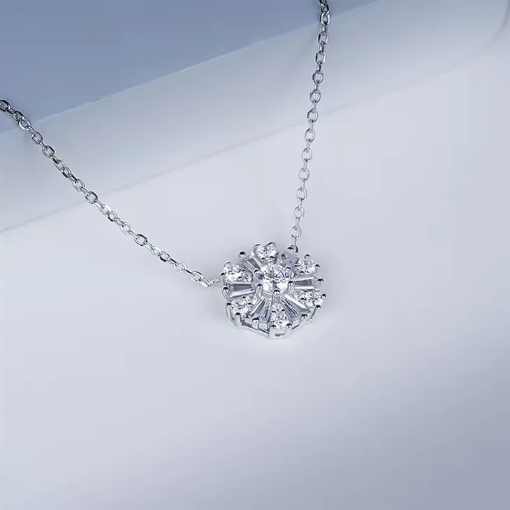 925 Silver Snowflake Moissanite Pendant Dainty Necklace suppliers