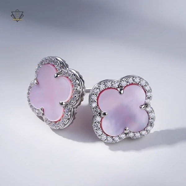 four leaf clover diamond earrings